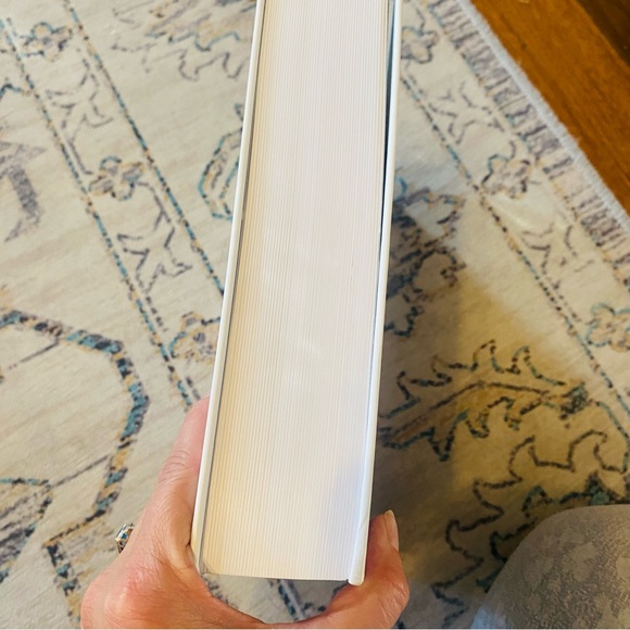 Martha Stewart's Homekeeping Handbook - Picture 5 of 8